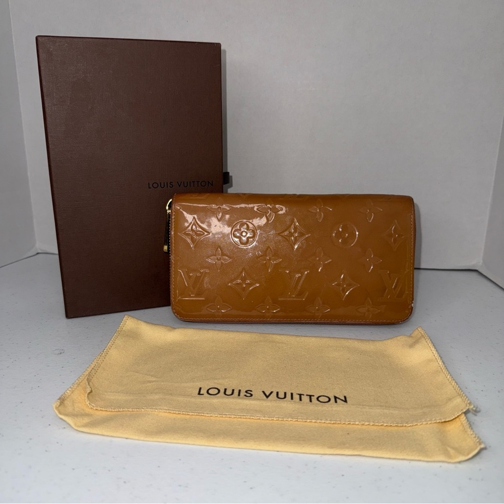 Louis Vuitton Caramel vernis zippy long Monogram Wallet